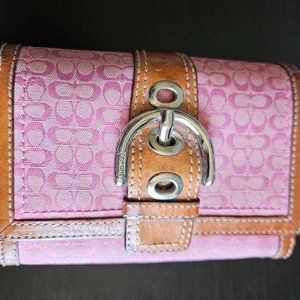 💗 Coach Signature Soho Buckle Wallet - PINK 💗